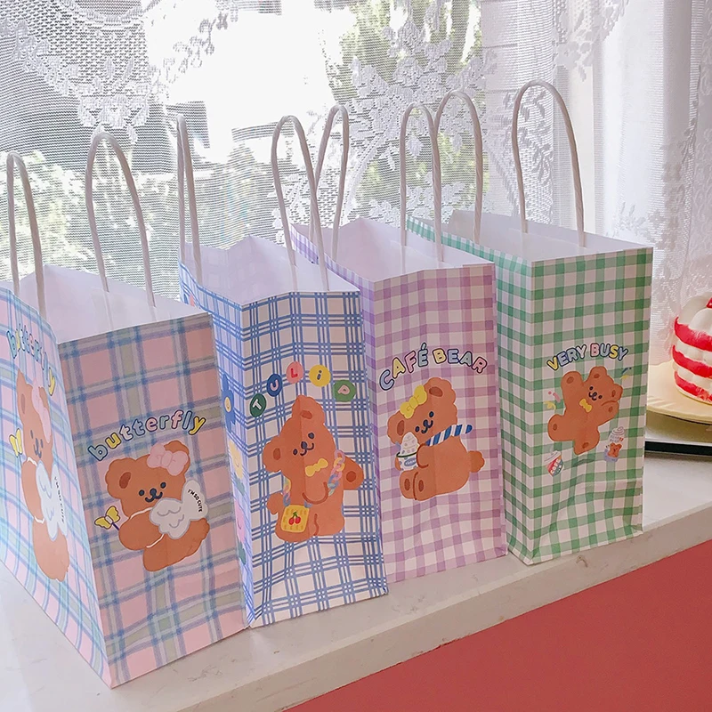 Multifuntion Cute Cartoon Bear Paper Bag 20.5*26*7.7cm Festival gift bags with Handles Christmas Party Supplies For Event Party
Multifuntion Cute Cartoon Bear Paper Bag 20.5*26*7.7cm Festival gift bags with Handles Christmas Party Supplies For Event Party