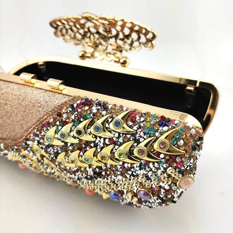 Newest Fashion Metal Fish Bone Style Peach Color Women Wedding Shoes and Bag Set Decorated With Colorful Rhinestone 
Newest Fashion Metal Fish Bone Style Peach Color Women Wedding Shoes and Bag Set Decorated With Colorful Rhinestone
