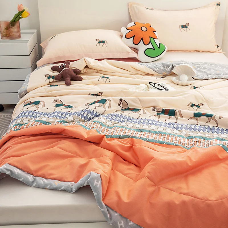 Cotton Air-conditioning Quilt In Summer Soy Fiber Filling Quilt Bed Linings AB Version Design
Cotton Air-conditioning Quilt In Summer Soy Fiber Filling Quilt Bed Linings AB Version Design