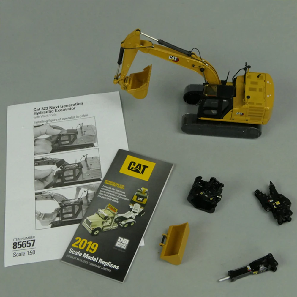 DM 1/50 CAT323 Caterpillar Excavator Alloy Engineering Vehicle Model 8557, with 4 accessories model toy collection
DM 1/50 CAT323 Caterpillar Excavator Alloy Engineering Vehicle Model 8557, with 4 accessories model toy collection