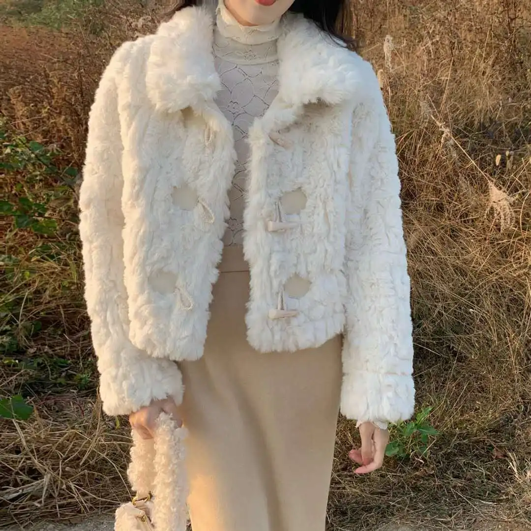 2021 Winter Fur Coats for Women Jacket Women Faux Fur Coat Lamb Wool Coat Cute Korean Cropped Coat Thicken Fluffy Oversized
2021 Winter Fur Coats for Women Jacket Women Faux Fur Coat Lamb Wool Coat Cute Korean Cropped Coat Thicken Fluffy Oversized