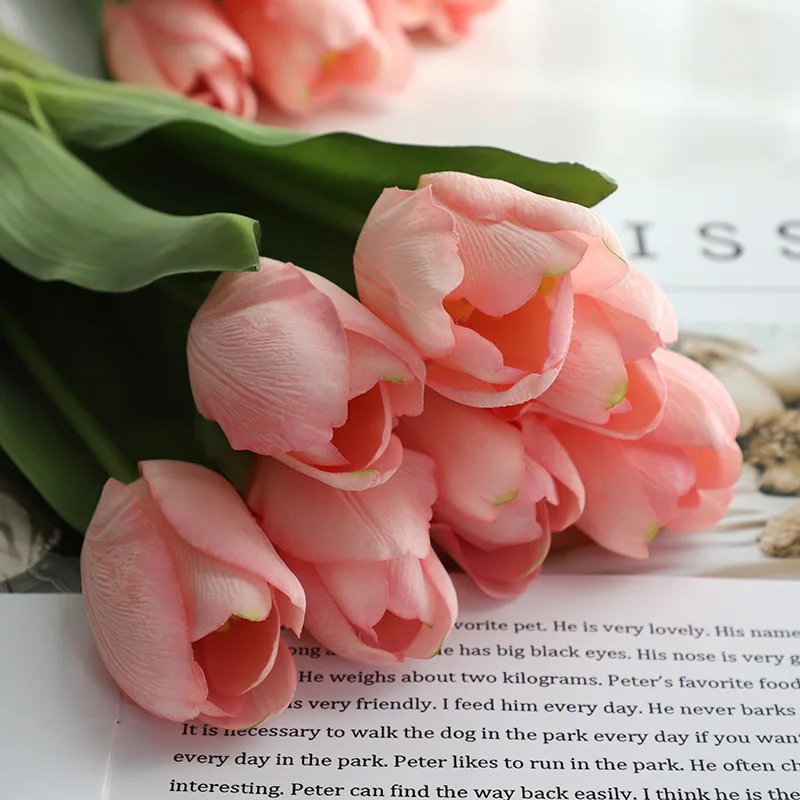 Moisturizing Lifelike Tulip Artificial Flower for Photography Ornaments Living Room Decoration Bonsai Fake Flowers Wholesale
Moisturizing Lifelike Tulip Artificial Flower for Photography Ornaments Living Room Decoration Bonsai Fake Flowers Wholesale