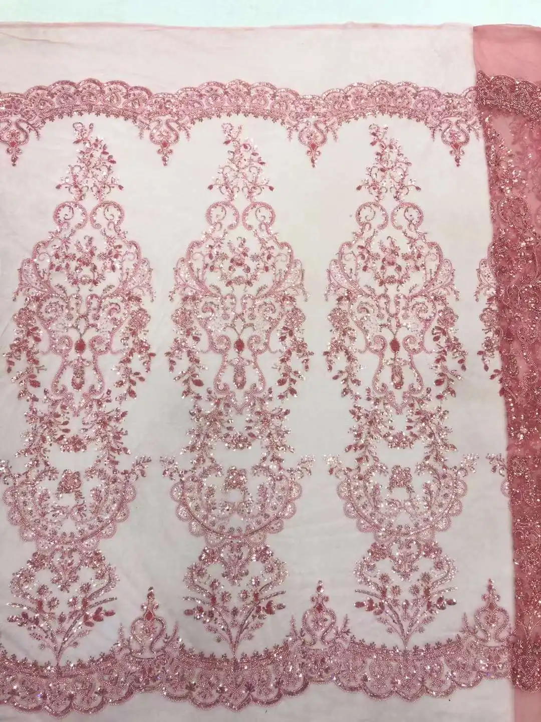 High quality beaded fabric With crystal Sequin embroidery French mesh lace Nigeian lace fabric For Evening dresses wedding
High quality beaded fabric With crystal Sequin embroidery French mesh lace Nigeian lace fabric For Evening dresses wedding