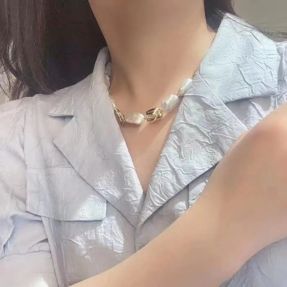 Gold Color Accessories Hip Hop Necklace White Freshwater Pearl Baroque Necklace Personalized Men Women Natural Metal Necklace
Gold Color Accessories Hip Hop Necklace White Freshwater Pearl Baroque Necklace Personalized Men Women Natural Metal Necklace