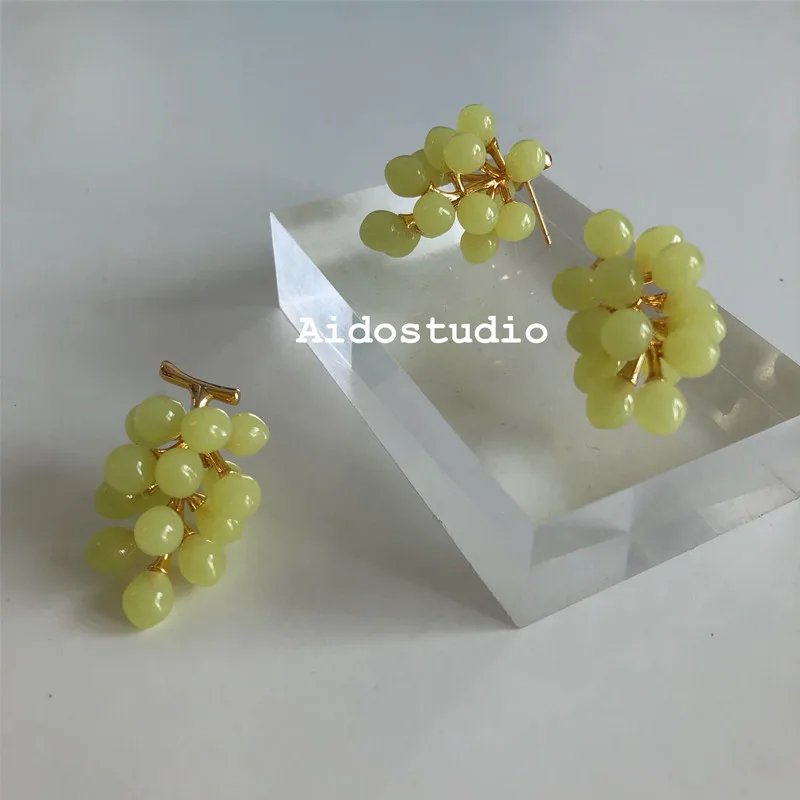 AIDO STUDI Ins Cute Grape Earrings Creative Exaggeration Trend Hip Hop Popular Niche Jewelry Girl Earrings Classic Gift
AIDO STUDI Ins Cute Grape Earrings Creative Exaggeration Trend Hip Hop Popular Niche Jewelry Girl Earrings Classic Gift