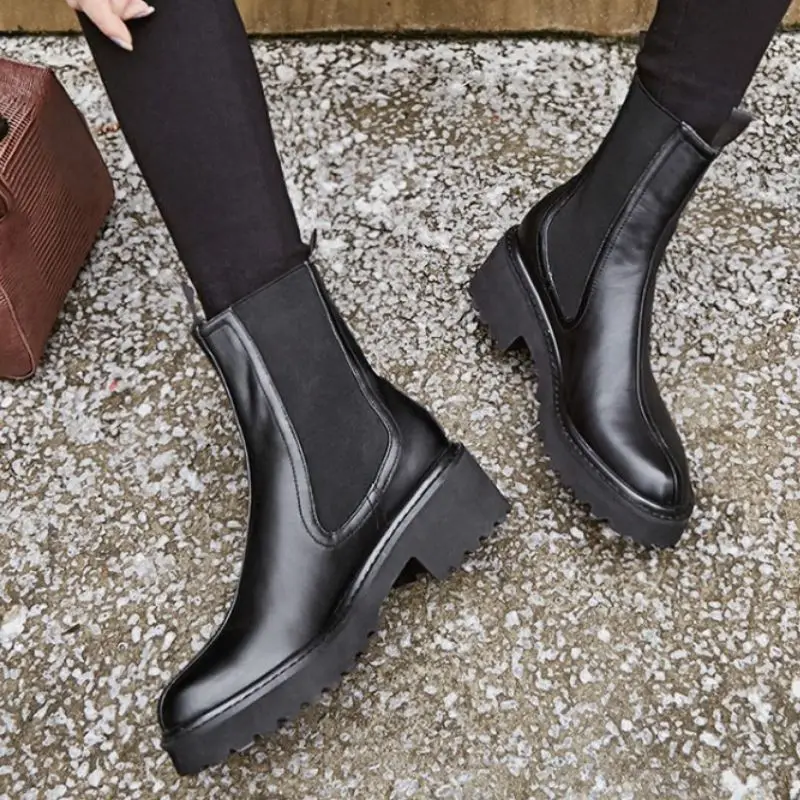 Rizabina Women Boots Genuine Leather Flat Heel High Quality Ankle Boots Fashion Women Shoes Chelsea Boots Footwear Size 34-39
Rizabina Women Boots Genuine Leather Flat Heel High Quality Ankle Boots Fashion Women Shoes Chelsea Boots Footwear Size 34-39