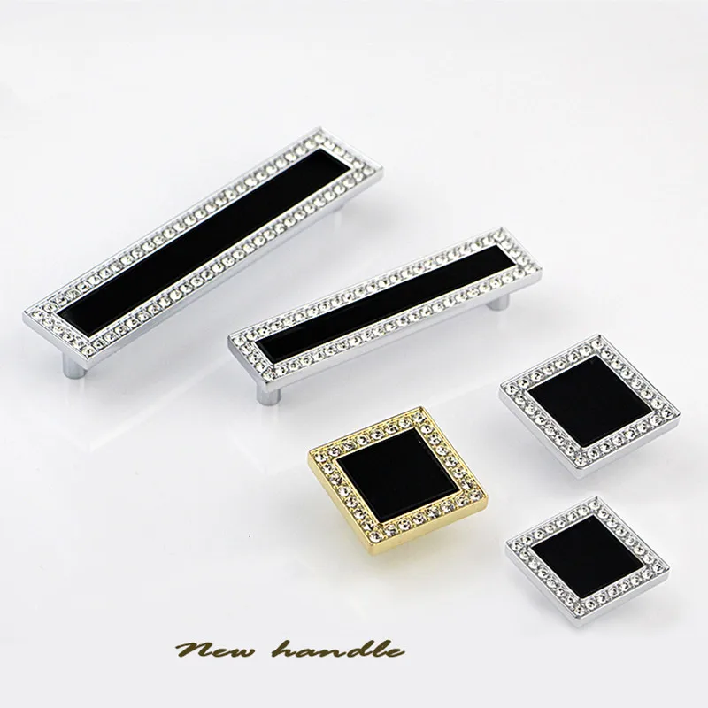Crystal Diamond Meubels Decoratie Knop Goud Zilver Zinklegering Keukenkast Handvat Lade Dressoir Kast Knop Trek 25Mm
Crystal Diamond Meubels Decoratie Knop Goud Zilver Zinklegering Keukenkast Handvat Lade Dressoir Kast Knop Trek 25Mm