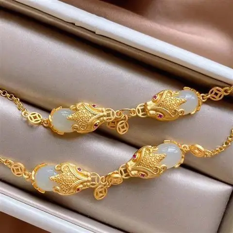New S925 Sterling Silver Inlaid Natural Hetian Jade White Jade Pi Xiu Bracelet Ancient Gold Retro Lucky Fortune Good Luck Chain
New S925 Sterling Silver Inlaid Natural Hetian Jade White Jade Pi Xiu Bracelet Ancient Gold Retro Lucky Fortune Good Luck Chain
