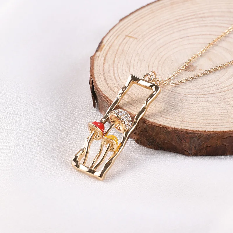 2021 New Fashion Women's Cute Red Mushroom Diamond Pendant Necklace Accessories Oil Dripping Clavicle Chain Necklace
2021 New Fashion Women's Cute Red Mushroom Diamond Pendant Necklace Accessories Oil Dripping Clavicle Chain Necklace