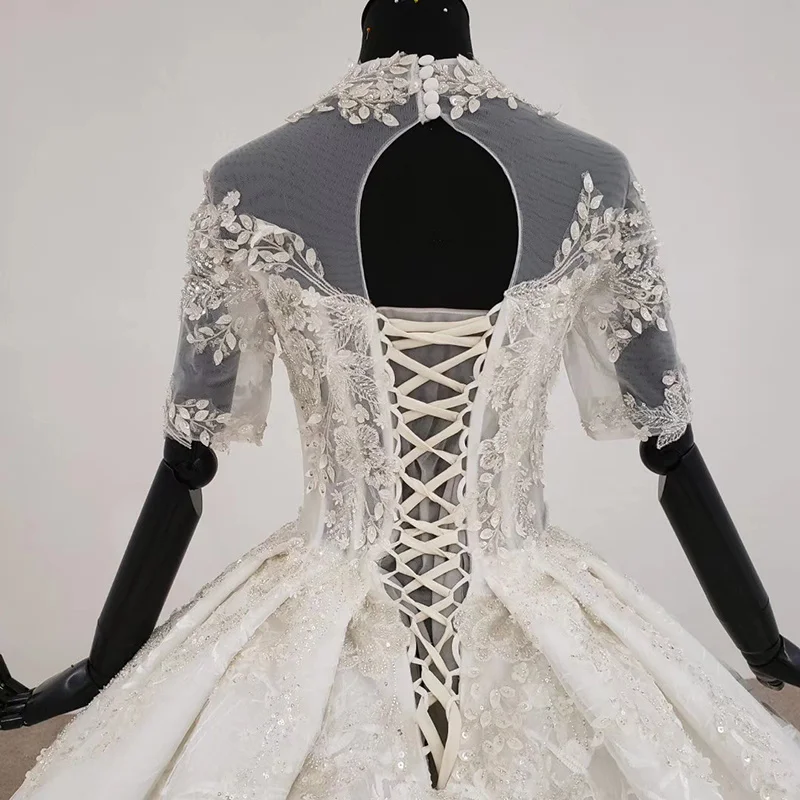 Wedding dresses BLG1231 crystal beaded latest women lace applique long trail wedding dress
Wedding dresses BLG1231 crystal beaded latest women lace applique long trail wedding dress