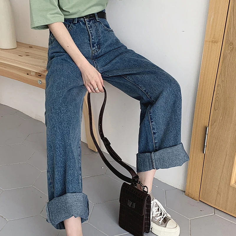 Plus Size Casual High Waist Loose Women Denim Jeans Streetwear Vintage Long Wide Leg Jeans Pants Female Trousers Capris 2021
Plus Size Casual High Waist Loose Women Denim Jeans Streetwear Vintage Long Wide Leg Jeans Pants Female Trousers Capris 2021