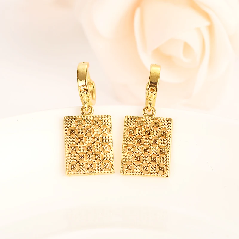 2021New Gold Color Hollow Rectangle Earrings For Women Vintage Drop Statement Earring Elegant Arab African Jewelry
2021New Gold Color Hollow Rectangle Earrings For Women Vintage Drop Statement Earring Elegant Arab African Jewelry