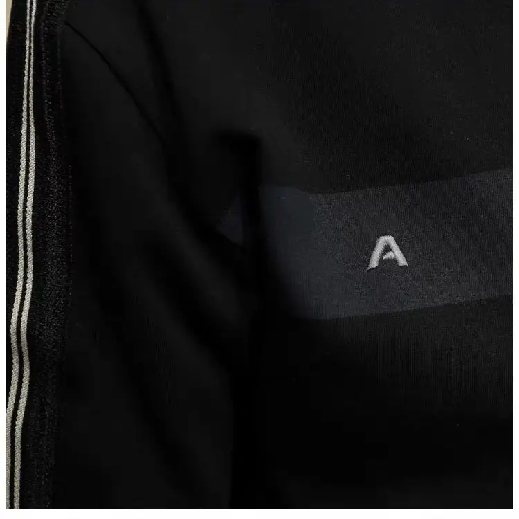 Stand collar sweater men's cardigan zipper side stripe embroidery sports casual jacket Korean tide spring and autumn winter
Stand collar sweater men's cardigan zipper side stripe embroidery sports casual jacket Korean tide spring and autumn winter