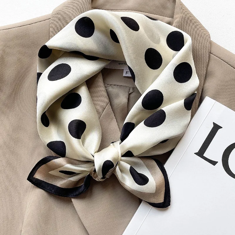 2022 Dots Print 100% Natual Silk Square Scarf Women Shawl Hijab Headband Neckerchief Female Designer Hairband Poncho Bandana
2022 Dots Print 100% Natual Silk Square Scarf Women Shawl Hijab Headband Neckerchief Female Designer Hairband Poncho Bandana
