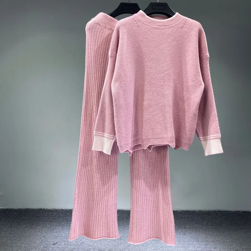 European famous design Knitted 2 pieces Set Womenswear Tracksuits Warm Loose female Sweater+wide leg pants Suit
European famous design Knitted 2 pieces Set Womenswear Tracksuits Warm Loose female Sweater+wide leg pants Suit
