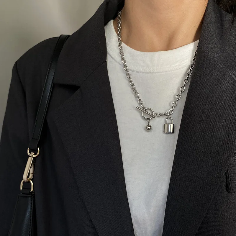 Punk Metal Zinc Alloy Lock Round Bead Circular Pendant Necklace Men's Fashion Clavicle Chains Neck Chain for Rock Gothic Jewelry
Punk Metal Zinc Alloy Lock Round Bead Circular Pendant Necklace Men's Fashion Clavicle Chains Neck Chain for Rock Gothic Jewelry