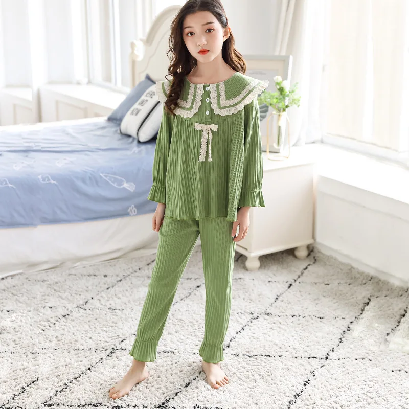 Children's Clothing
Children's Clothing