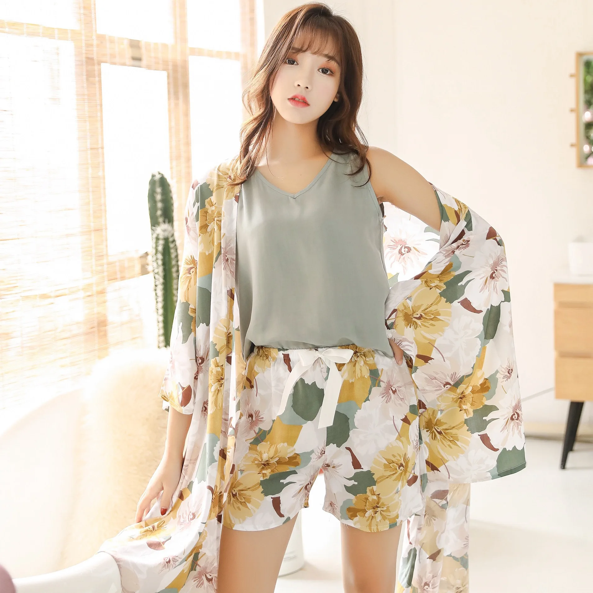 3 Piece Pajama Set Women Summer Autumn Silk Sexy Satin Pajamas Korean Japanese Tropical Floral Printed Schlafanzug Shorts
3 Piece Pajama Set Women Summer Autumn Silk Sexy Satin Pajamas Korean Japanese Tropical Floral Printed Schlafanzug Shorts