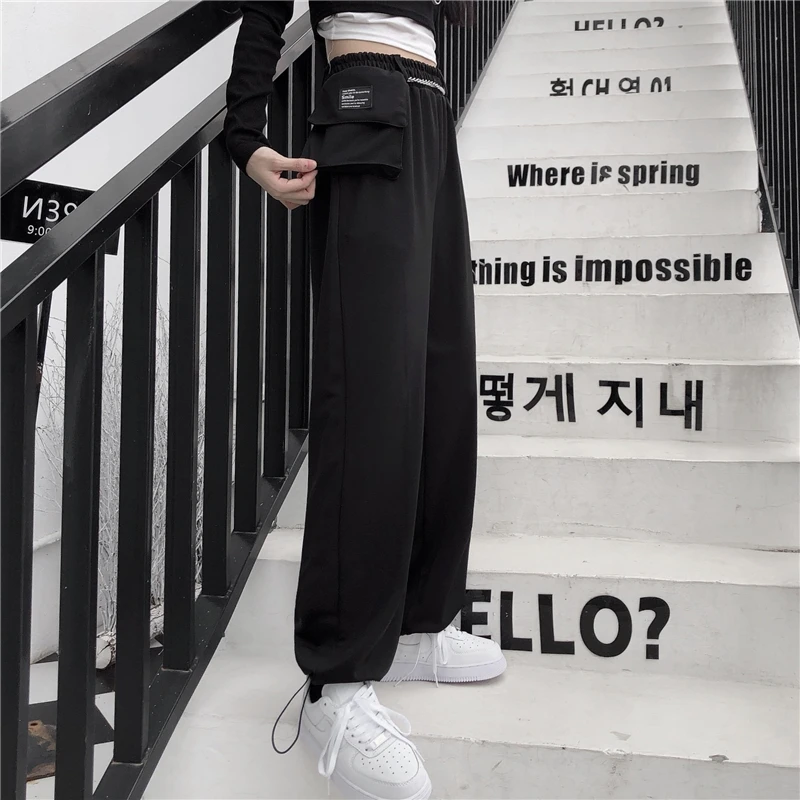 2021 New Women Chain Belt Bag High Street Straight Loose Pants High Waist Elastic Cotton Hip Hop Trouser Casual Sweatpants Cool
2021 New Women Chain Belt Bag High Street Straight Loose Pants High Waist Elastic Cotton Hip Hop Trouser Casual Sweatpants Cool