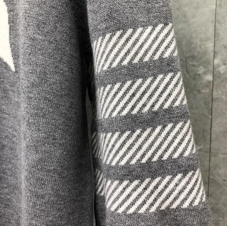 2021 Fashion Brand Sweaters Men Women Slim O-Neck Pullovers Clothing Striped Wool Dolphin Pattern Winter Casual Coat
2021 Fashion Brand Sweaters Men Women Slim O-Neck Pullovers Clothing Striped Wool Dolphin Pattern Winter Casual Coat