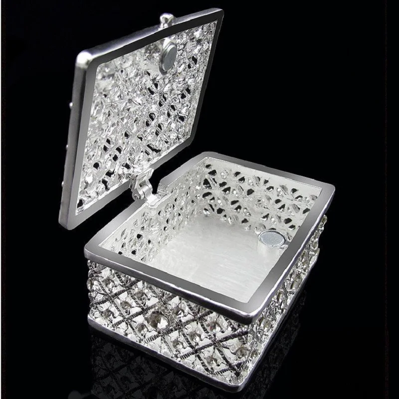New Square Silver Jewelry Trinket Box Antique Pewter Casket Gift Craft Dressing Case
New Square Silver Jewelry Trinket Box Antique Pewter Casket Gift Craft Dressing Case