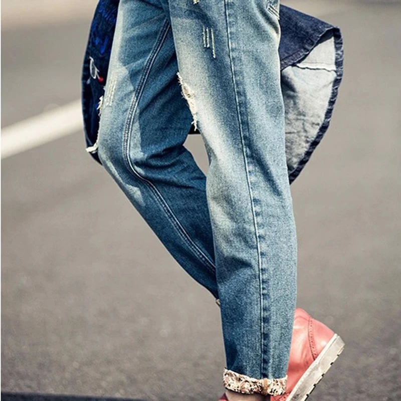 2021 2020 fashion spring Summer Ripped hole Men's denim pants foot leisure thin Casual Vintage Pencil Ankle Length Pants
2021 2020 fashion spring Summer Ripped hole Men's denim pants foot leisure thin Casual Vintage Pencil Ankle Length Pants