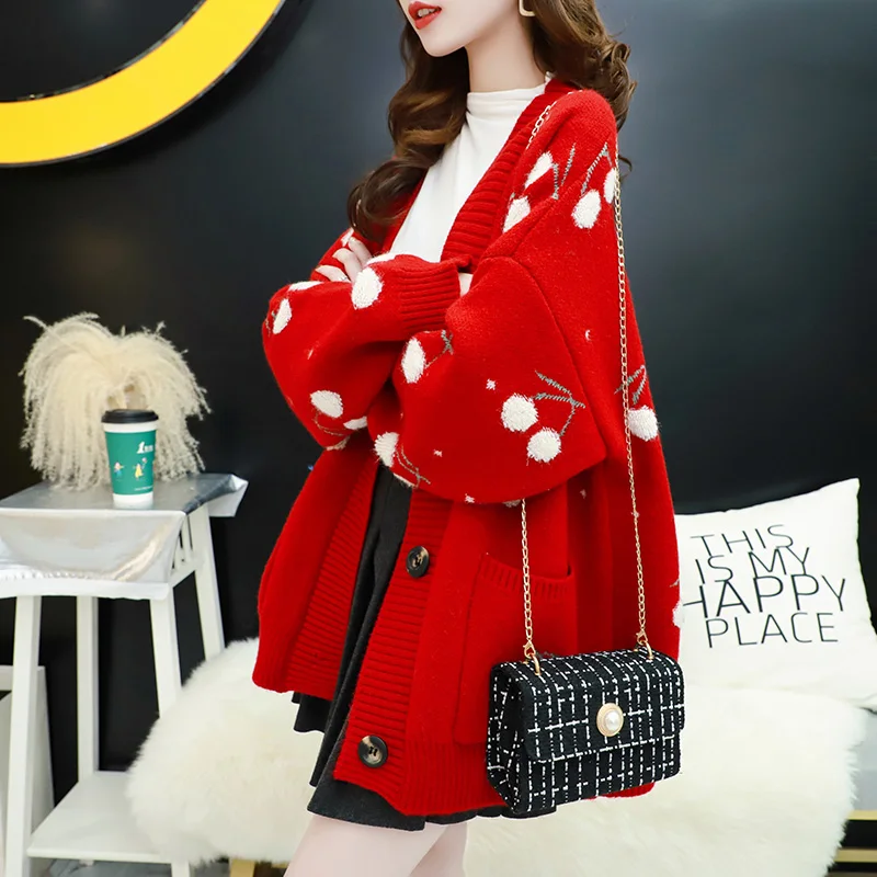 Autumn Fashion Cherries Embroidery Mid-length Cardigans Women V-Neck Bat sleeve Pocket Knitting Sweater Coat Loose Ladies Tops
Autumn Fashion Cherries Embroidery Mid-length Cardigans Women V-Neck Bat sleeve Pocket Knitting Sweater Coat Loose Ladies Tops