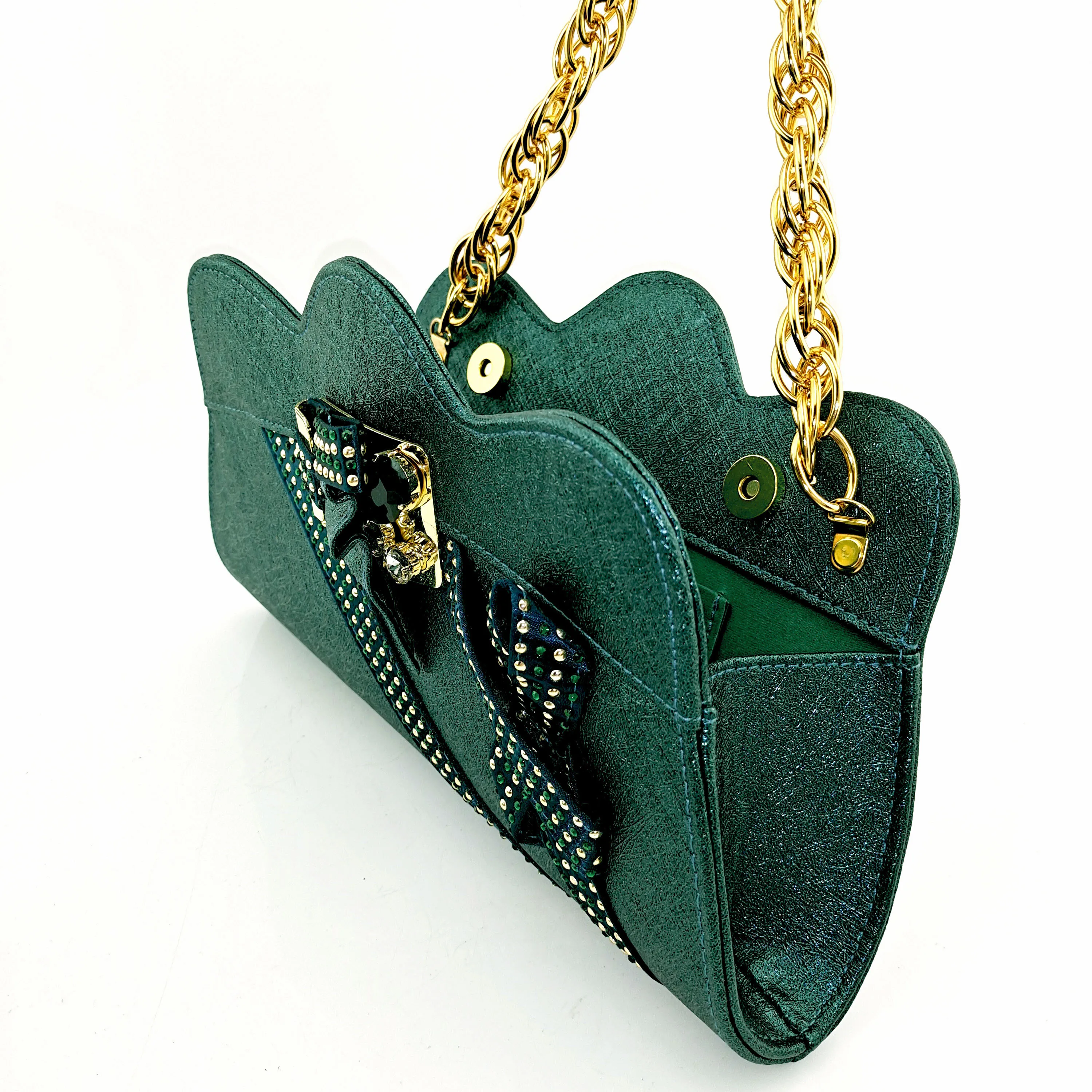 Nigerian 2021 New Arrival Italian Design Crystal and Metal Decoration Style Party Ladies Shoes and Bag Set in D.Green Color
Nigerian 2021 New Arrival Italian Design Crystal and Metal Decoration Style Party Ladies Shoes and Bag Set in D.Green Color