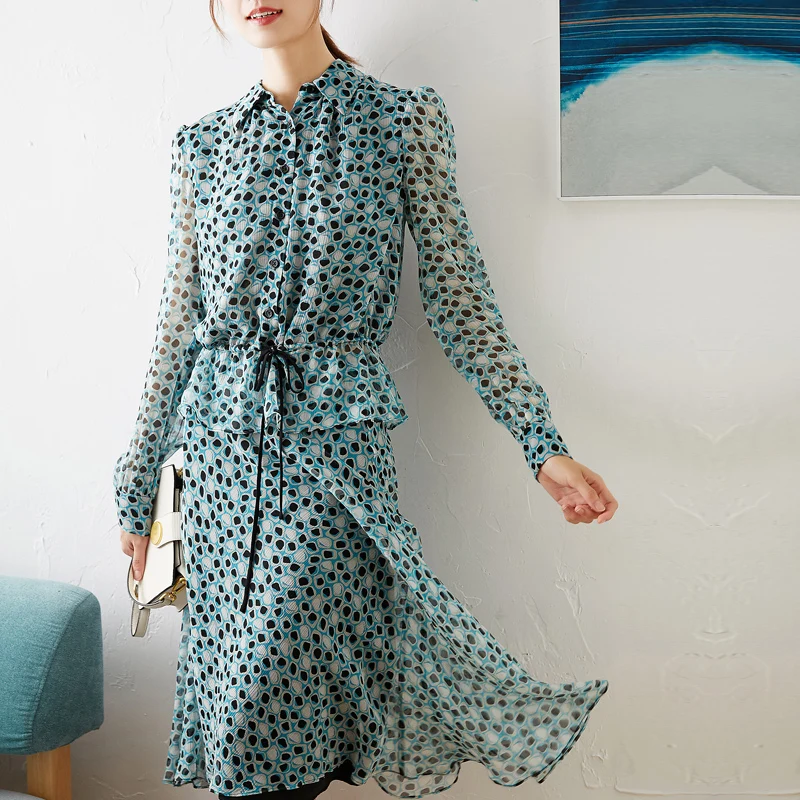 New printed chiffon silk suit skirt long sleeve top skirt skirt skirt two piece set fashion women
New printed chiffon silk suit skirt long sleeve top skirt skirt skirt two piece set fashion women