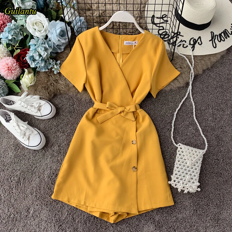 Guilantu 2020 Summer Bandage Sexy Playsuits Women V Neck Short Sleeve Overalls Fashion Korean Bohemian Beach Strap Rompers 
Guilantu 2020 Summer Bandage Sexy Playsuits Women V Neck Short Sleeve Overalls Fashion Korean Bohemian Beach Strap Rompers
