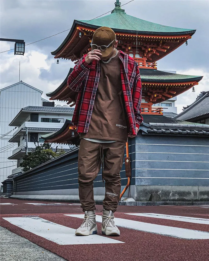2021 original new Kanye industrial style sports pants men's and women's high quality drawstring pants Justin Bieber pocket sport
2021 original new Kanye industrial style sports pants men's and women's high quality drawstring pants Justin Bieber pocket sport
