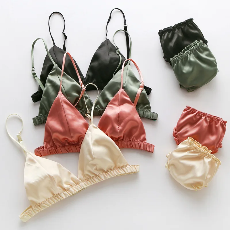 European Bikini style lingerie with Satin Satin Finish Ladies Bra set without steel rims
European Bikini style lingerie with Satin Satin Finish Ladies Bra set without steel rims