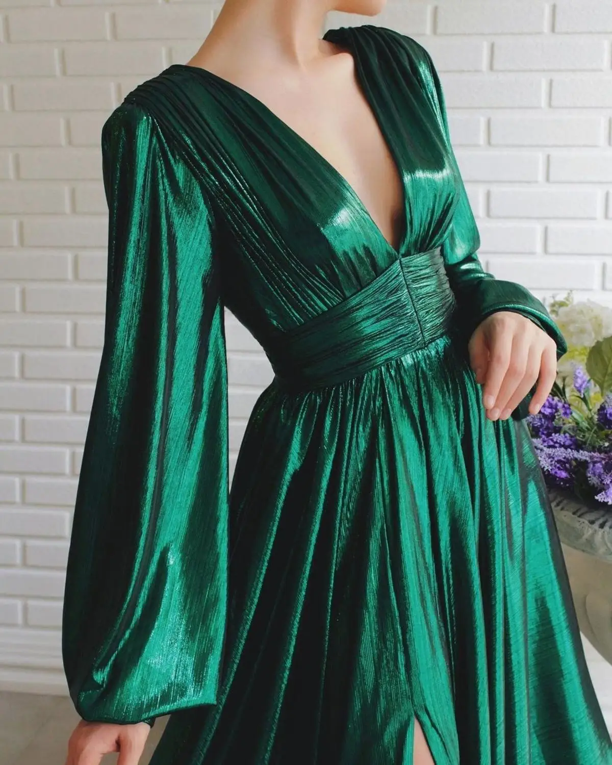Women Party Dress Fashion Autumn Lantern Sleeve Sexy Deep V-Neck Skinny Waist Big Hem Floor Length Dresses For Nightclub Party 
Women Party Dress Fashion Autumn Lantern Sleeve Sexy Deep V-Neck Skinny Waist Big Hem Floor Length Dresses For Nightclub Party