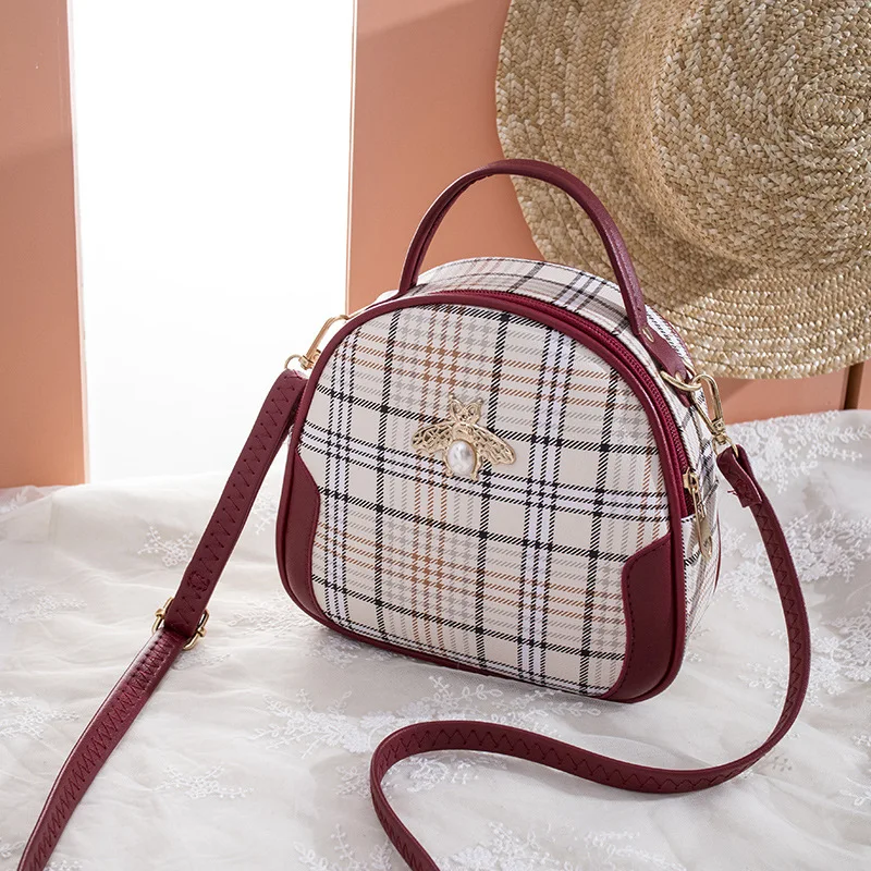 Bag female 2021 new fashion all-match Korean mini hand-held shoulder messenger small backpack female shell bag female bag
Bag female 2021 new fashion all-match Korean mini hand-held shoulder messenger small backpack female shell bag female bag