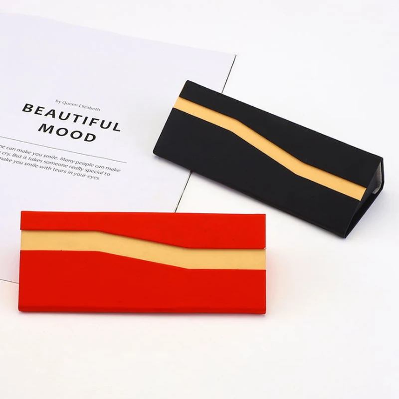 2019 fresh literary folding triangle glasses case box men sunglasses box glasses storage box women reading glasses case hard
2019 fresh literary folding triangle glasses case box men sunglasses box glasses storage box women reading glasses case hard