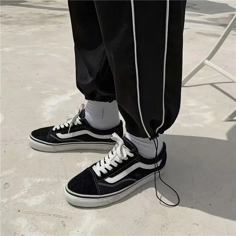 Harajuku style spring and autumn pants two bars straight loose sports pants with feet ins wild Korean trend casual pants
Harajuku style spring and autumn pants two bars straight loose sports pants with feet ins wild Korean trend casual pants