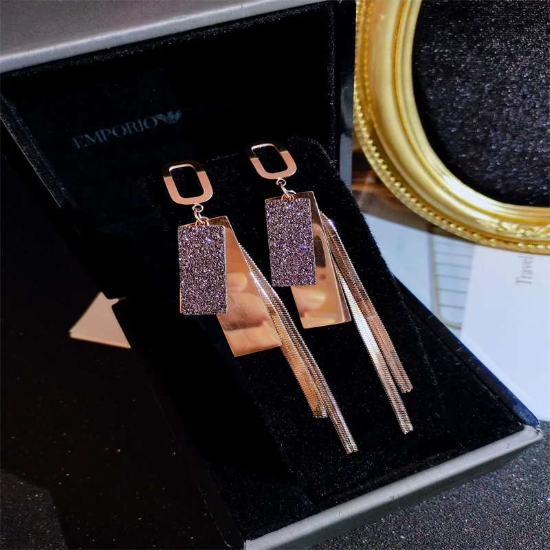 Creative Fashion Exaggerated Female Dangle Earrings Long Geometric Rectangle Tassel Earrings for Women's Fine Jewelry
Creative Fashion Exaggerated Female Dangle Earrings Long Geometric Rectangle Tassel Earrings for Women's Fine Jewelry