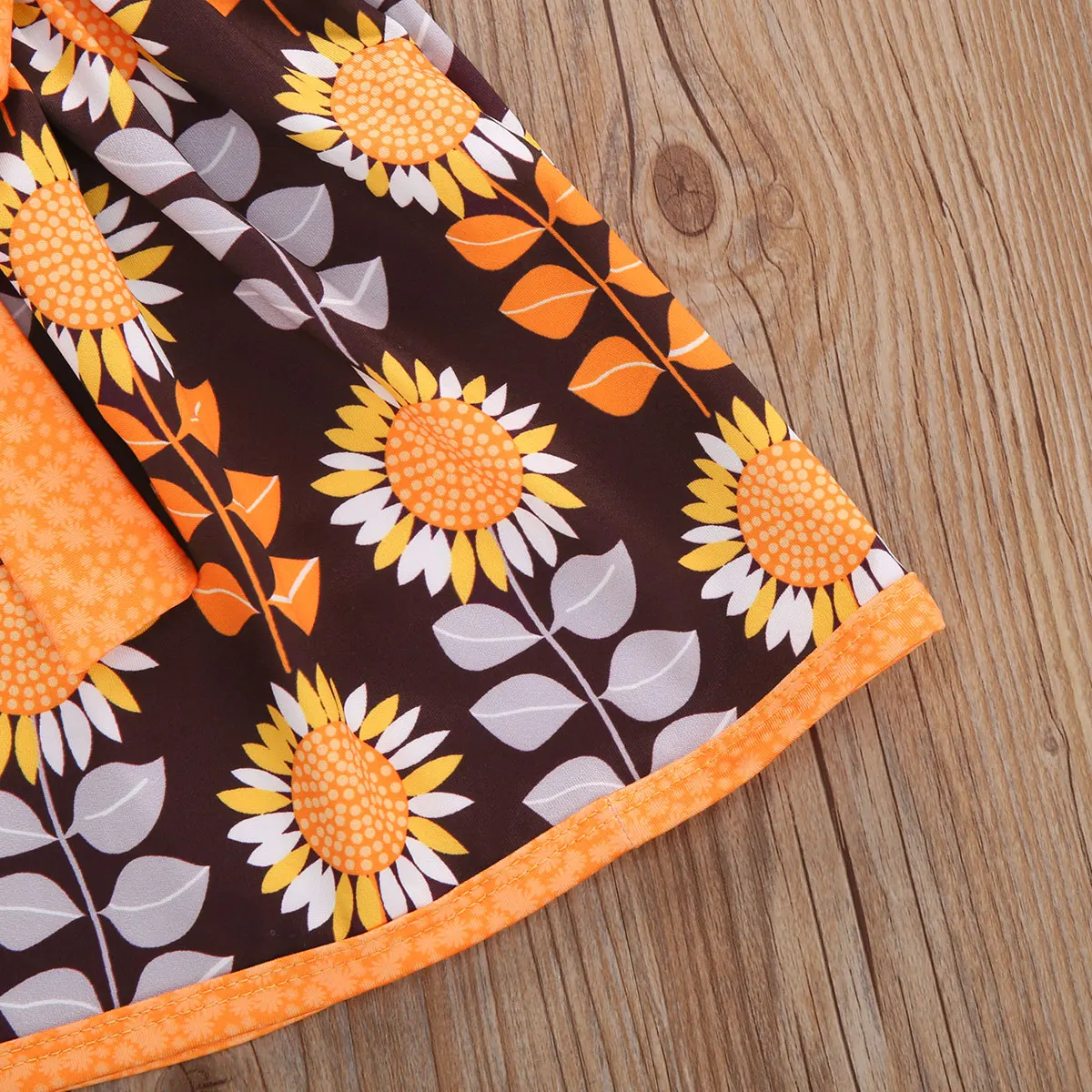 2020 Three Piece Baby Girls Clothes Unique Letter Long-sleeved Jumpsuit Fashion Sunflower Short Skirt and Headband ropa de bebe
2020 Three Piece Baby Girls Clothes Unique Letter Long-sleeved Jumpsuit Fashion Sunflower Short Skirt and Headband ropa de bebe
