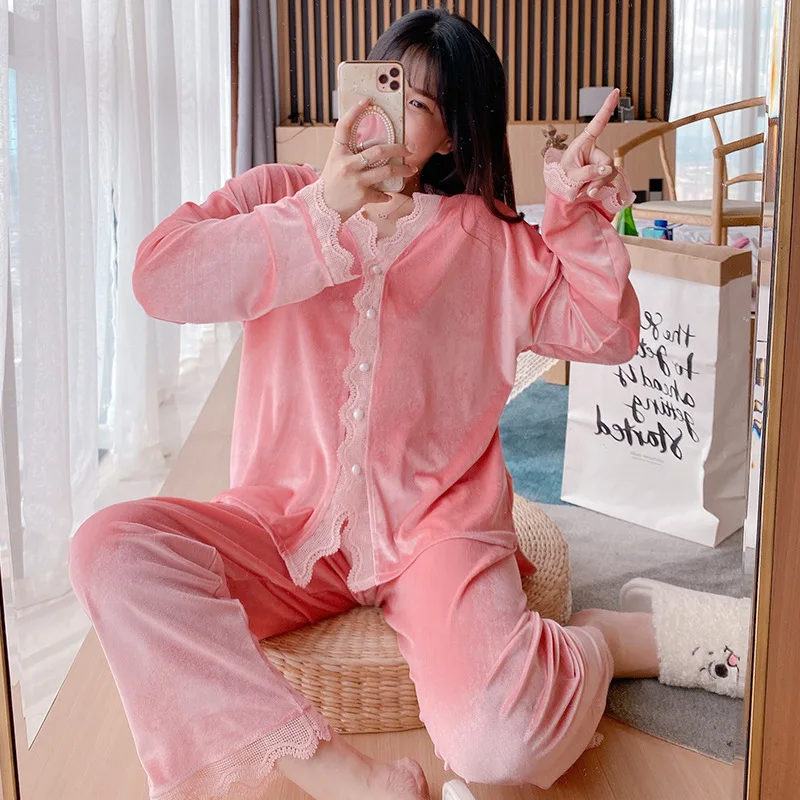 Women Long-sleeved Gold Velvet Cardigan Nuisette Sexy Home Wear Spring and Autumn Korean Princess Style Sweet White Cute Pajamas
Women Long-sleeved Gold Velvet Cardigan Nuisette Sexy Home Wear Spring and Autumn Korean Princess Style Sweet White Cute Pajamas