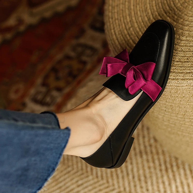 Fashion Real Leather Women Mid Heel Shoes Sweet Bow Square Heels Pumps Woman Casual Pound Toe Slip on Loafers Shoes Ladies
Fashion Real Leather Women Mid Heel Shoes Sweet Bow Square Heels Pumps Woman Casual Pound Toe Slip on Loafers Shoes Ladies