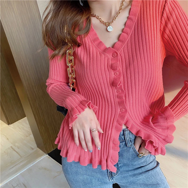 2021 Spring Autumn Women Sweater Fashion Sexy V Neck Casual Knitted Cardigan Slim Fit Short Solid Color Sweater 
2021 Spring Autumn Women Sweater Fashion Sexy V Neck Casual Knitted Cardigan Slim Fit Short Solid Color Sweater