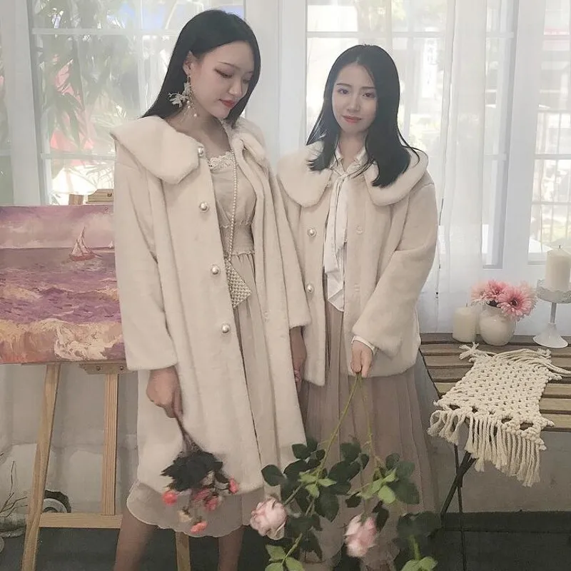 Brand New Sweet Womens Perter Pan Collar Faux Fur Long Coats Fashion Pearls Single Breasted Long Sleeve Female Warm Overcoats
Brand New Sweet Womens Perter Pan Collar Faux Fur Long Coats Fashion Pearls Single Breasted Long Sleeve Female Warm Overcoats