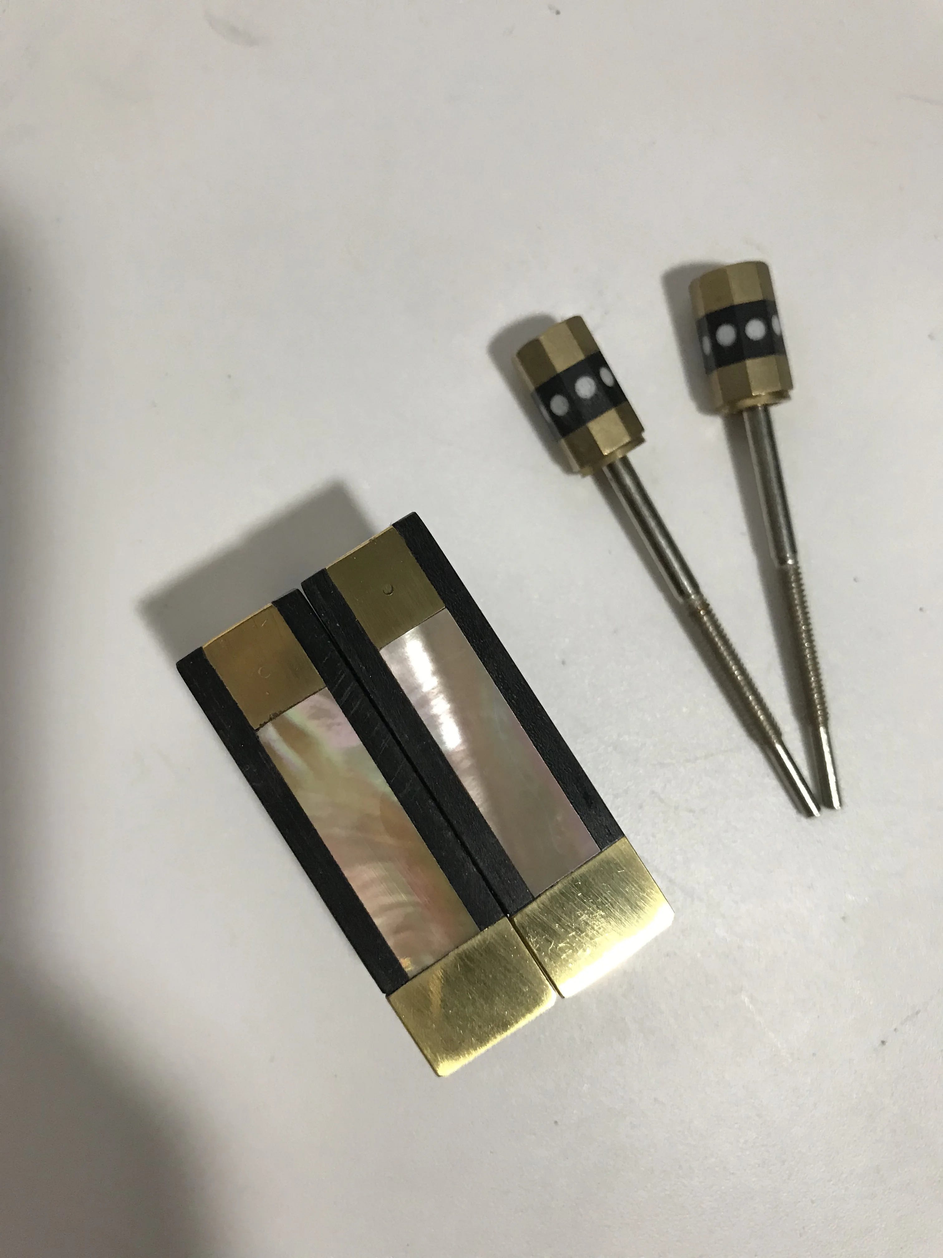 Free Shipping A set of New top ebony violin bow frog&screw 4/4 3/4 full size cupronickel accessories nickel inland musical notes
Free Shipping A set of New top ebony violin bow frog&screw 4/4 3/4 full size cupronickel accessories nickel inland musical notes