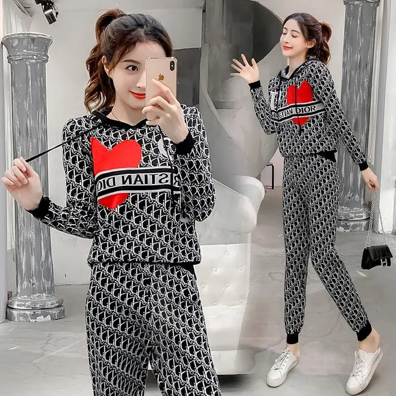 2021 Spring and Autumn new shake sound fast hand net red long-sleeved top loose fashion love hood simple two-piece set
2021 Spring and Autumn new shake sound fast hand net red long-sleeved top loose fashion love hood simple two-piece set
