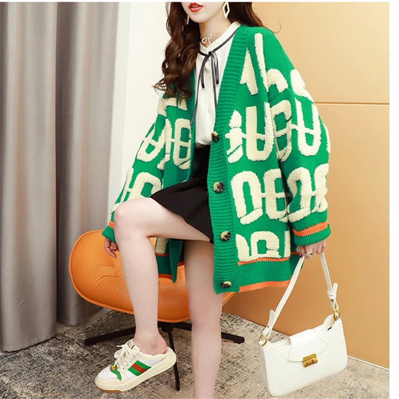 2021 Autumn Winter Fashion New Style V-Neck Long-Sleeved Thick Loose Knitted Cardigan Sweater Women Trendy H277
2021 Autumn Winter Fashion New Style V-Neck Long-Sleeved Thick Loose Knitted Cardigan Sweater Women Trendy H277
