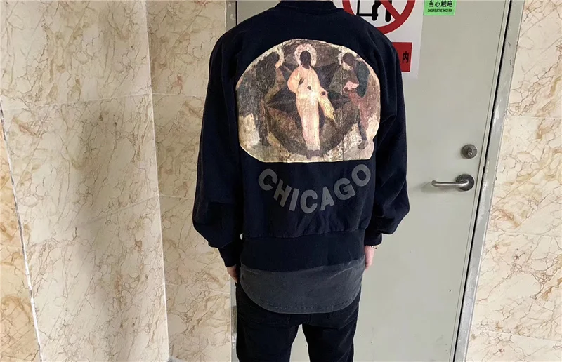 2021 Men's and Women's Three Gods Religious Oil Painting Limited Peripheral Chicago Foam Letter Print Crew Neck Sweatshirt
2021 Men's and Women's Three Gods Religious Oil Painting Limited Peripheral Chicago Foam Letter Print Crew Neck Sweatshirt