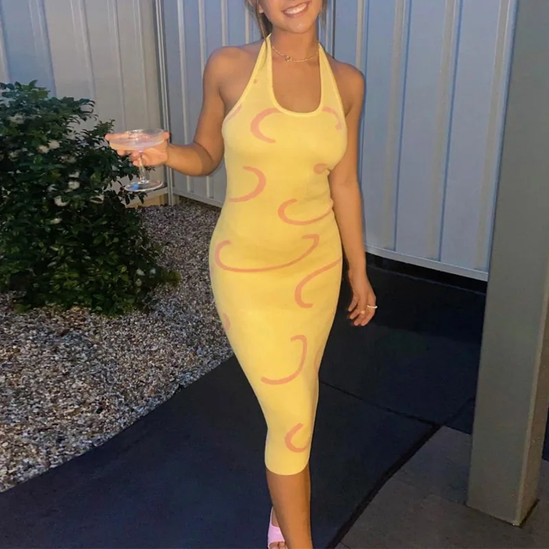 Женское трикотажное облегающее платье-миди с лямкой на шее и открытой спиной
Женское трикотажное облегающее платье-миди с лямкой на шее и открытой спиной