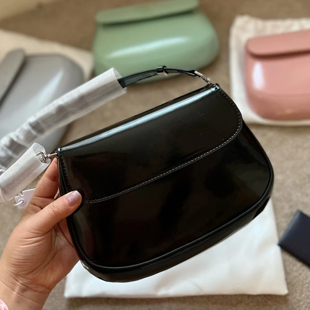 Women leather shoulder bag famous brand cleo bag cute handbag for ladies fashion designer clutch bag
Women leather shoulder bag famous brand cleo bag cute handbag for ladies fashion designer clutch bag