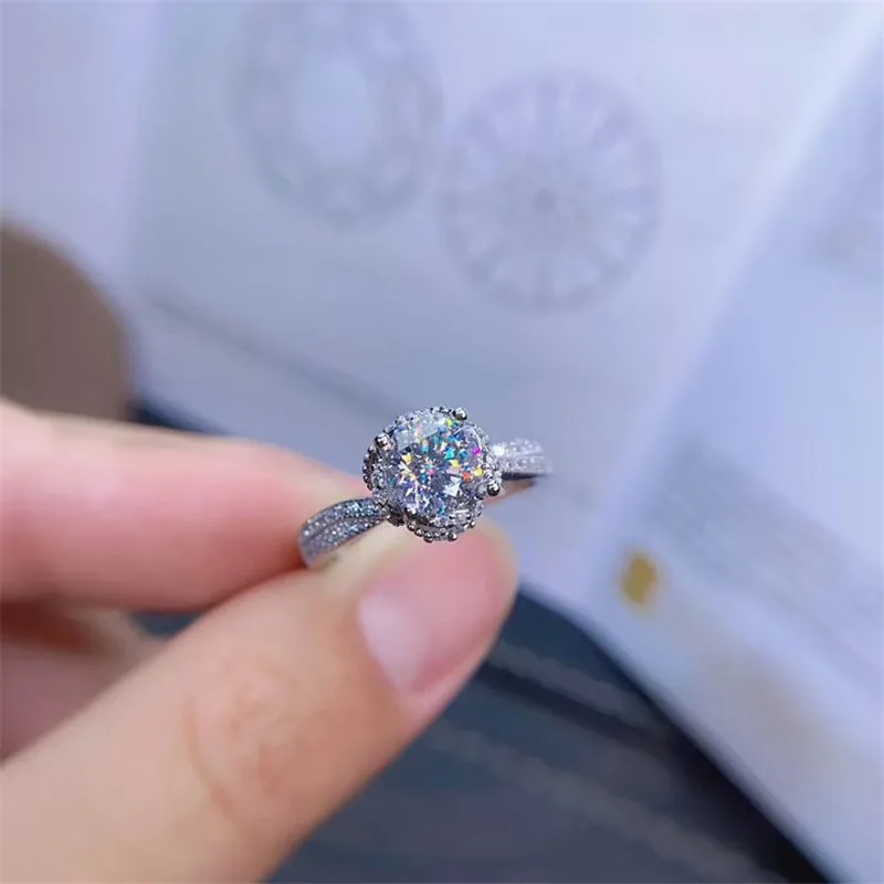 Jewelry Dazzling 925 Silver Moissanite Ring for Party 1ct Real VVS Moissanite Ring Sterling Silver Moissanite Jewelry
Jewelry Dazzling 925 Silver Moissanite Ring for Party 1ct Real VVS Moissanite Ring Sterling Silver Moissanite Jewelry