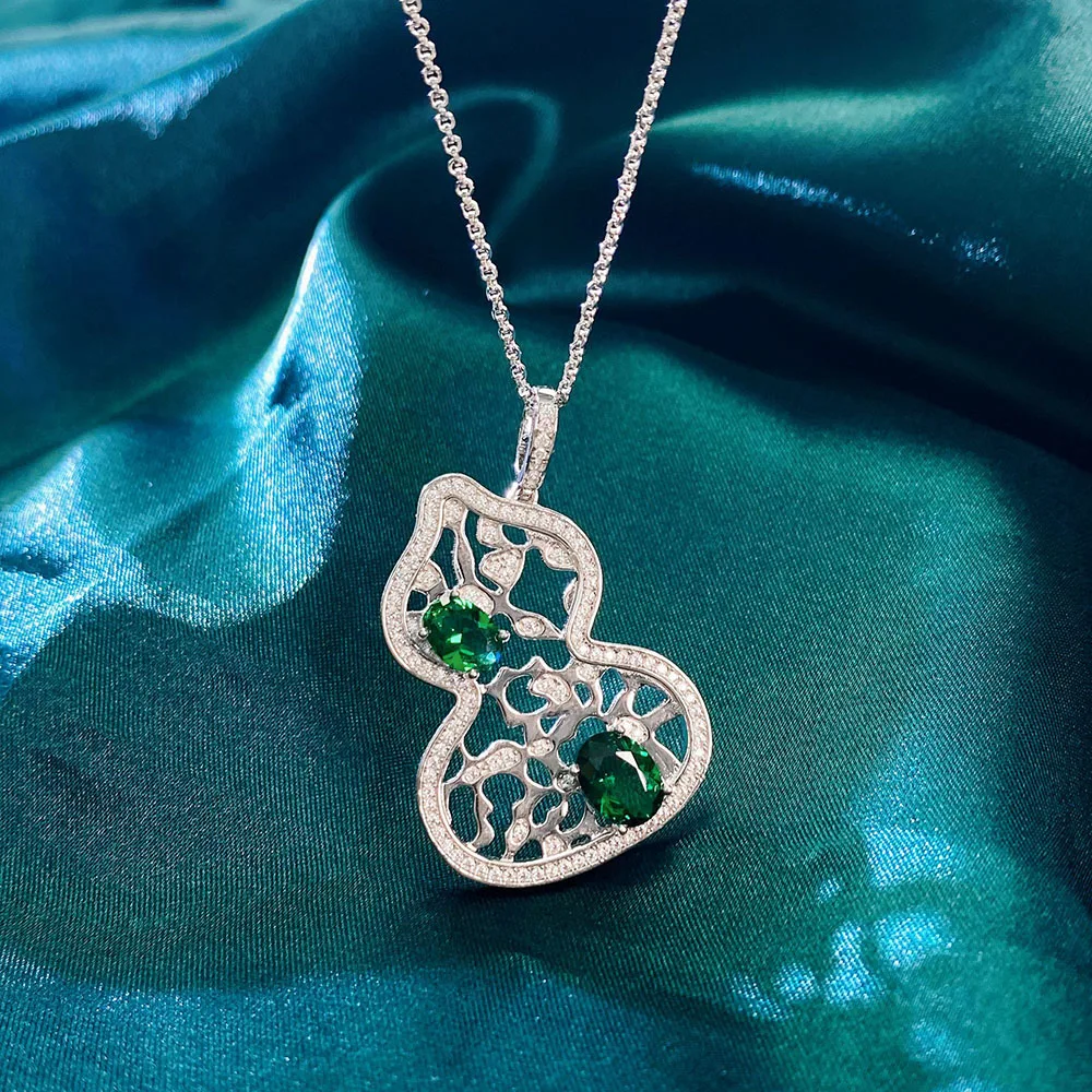 New Arrival Sterling Silver 925 Hollow Gourd Emerald Pendant High Carbon Diamond Wedding Chains Necklace Fine Jewelry Wholesale
New Arrival Sterling Silver 925 Hollow Gourd Emerald Pendant High Carbon Diamond Wedding Chains Necklace Fine Jewelry Wholesale